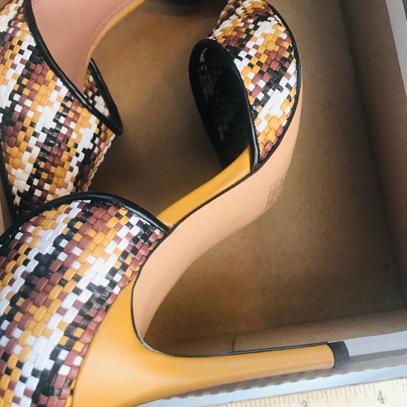 ❌Sold- ❌Charles and Keith- full box - 99% - Picture 5 of 6